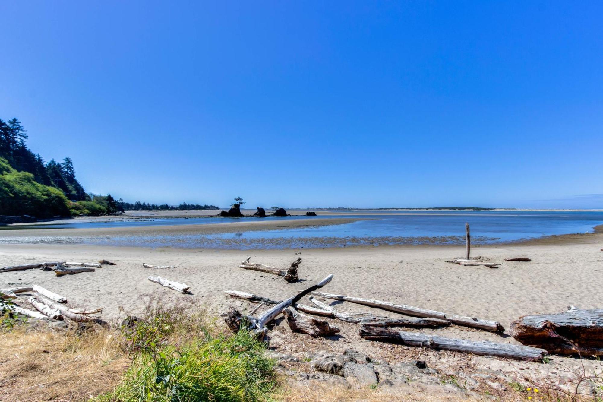 Апартаменты Waters Edge Salishan Beach Номер фото